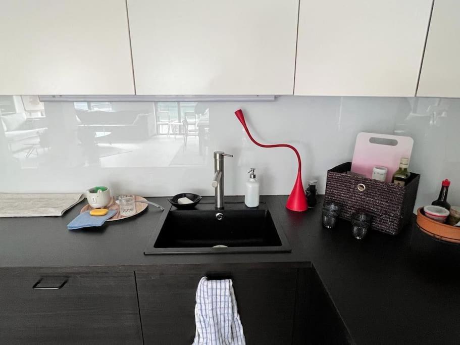 Kazanlak Large Guest House Apartment Near The Center With Full Kitchen & Dining Room, King Beds, Garden Patio, Free Parking & Self Check-In Exterior foto